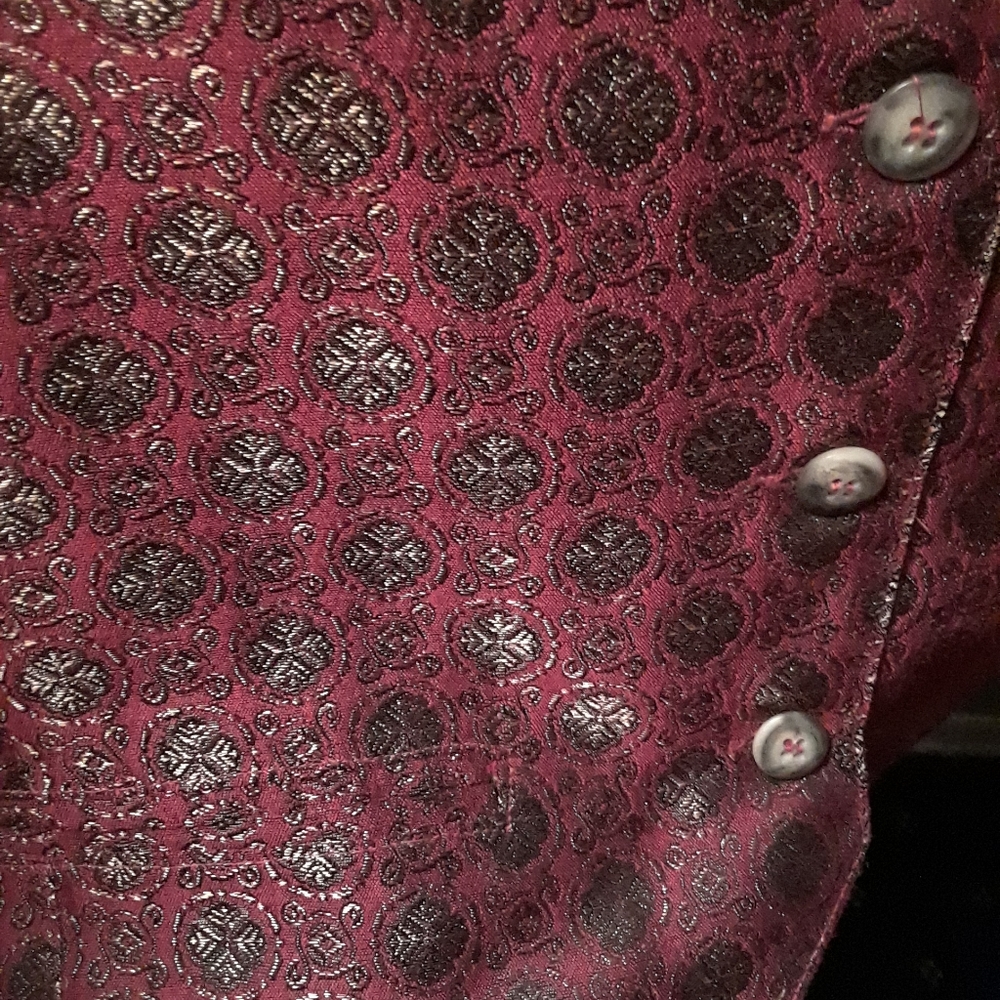 Vest - Picture 3 of 4